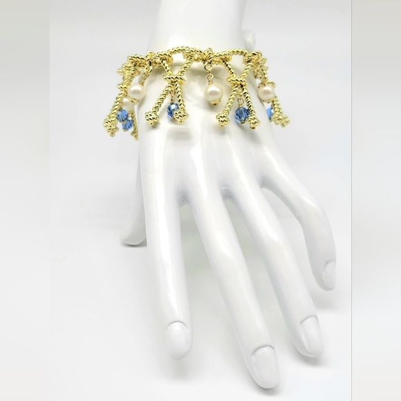 Heidi Daus Twist Gold Knot Jewelry Set with White Glass Pearl + Sapphire Crystal - Picture 5 of 10